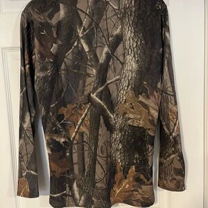 Red Head Camo Long Sleeve Shirt.  Size Large.  Decals.  Large Camouflage Shirt.